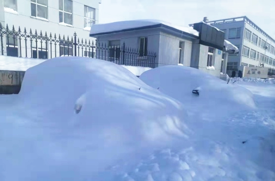 1645062495594558.jpg 211109 - ±©Ñ©ºóµÄ918²©ÌìÌù¤³§ÃÅ¿Ú_¸±±¾.jpg